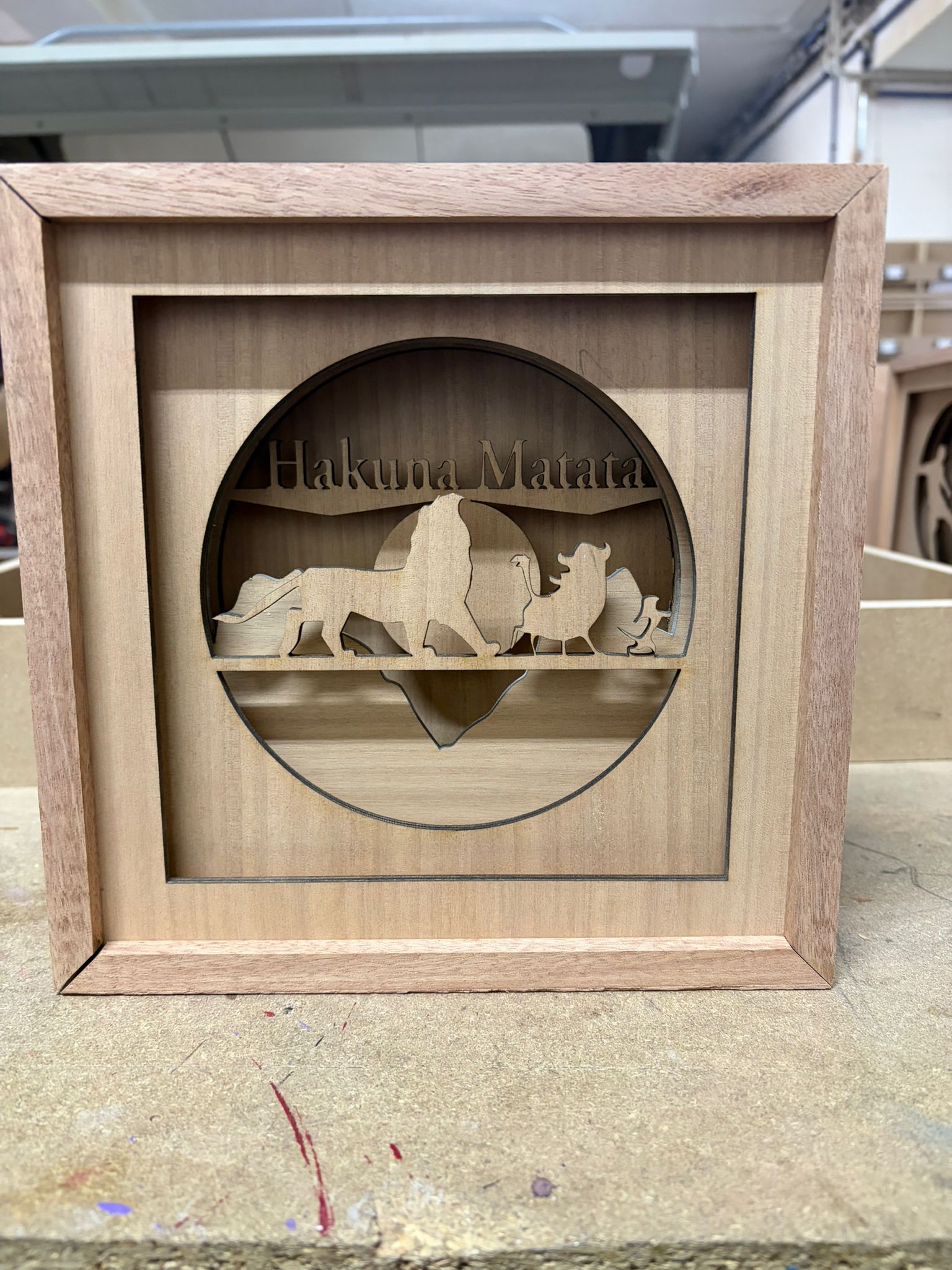 Lampada Shadowbox " Re Leone "